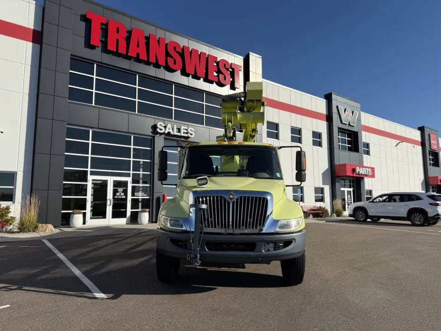 2013 International 4300 | Photo 2 of 15