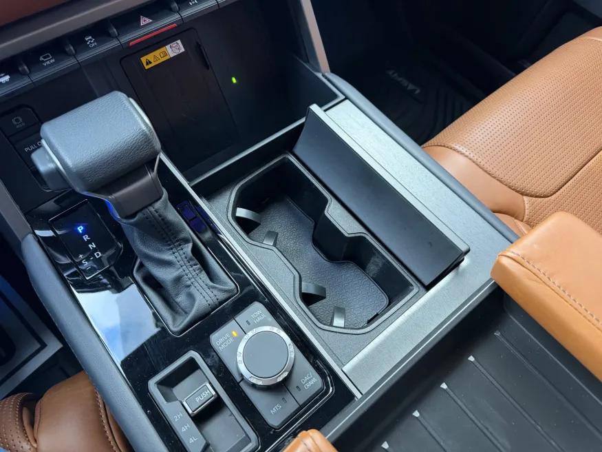 2024 Toyota Tundra 4WD | Photo 21 of 23