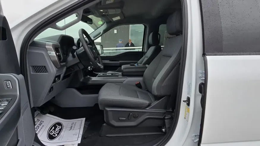 2025 Ford F-150 | Photo 14 of 29