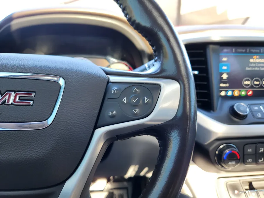 2021 GMC Acadia SLT | Photo 23 of 29