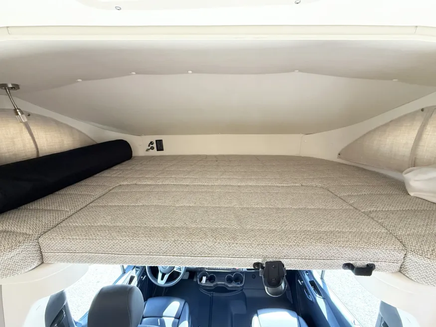 2021 Winnebago Navion 24D | Photo 6 of 24