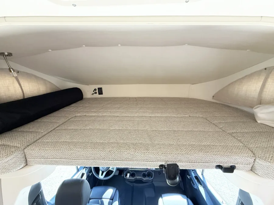 2021 Winnebago Navion 24D | Photo 6 of 24