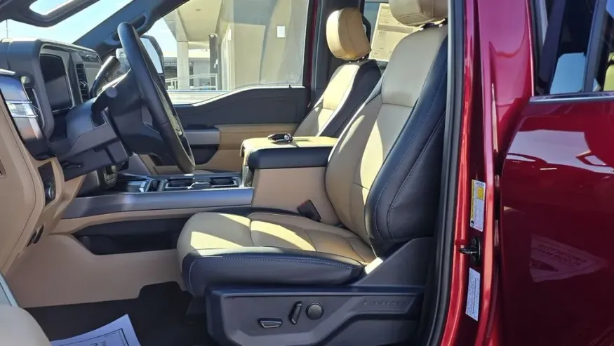 2026 Ford Super Duty F-350 | Photo 16 of 33