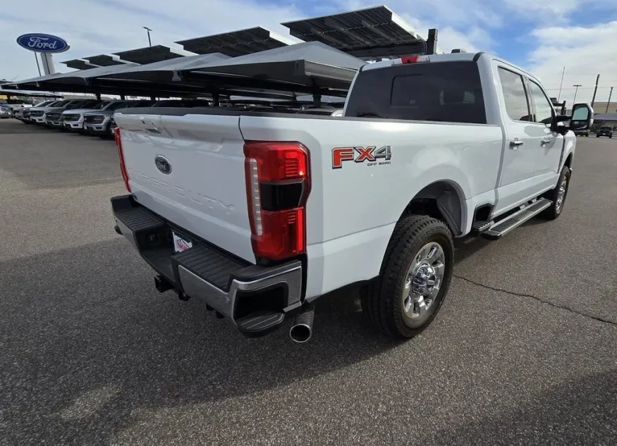 2026 Ford Super Duty F-250 | Photo 9 of 40