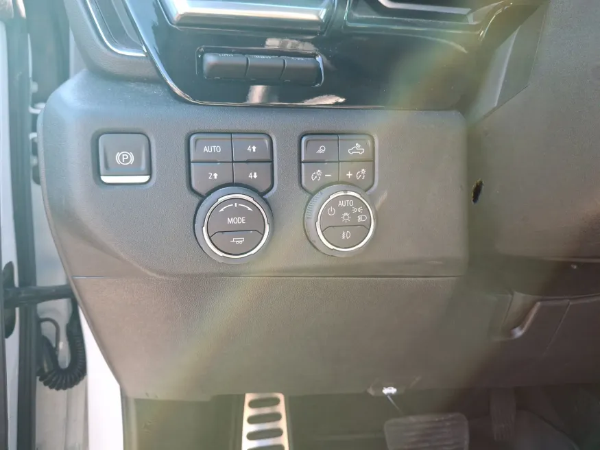 2026 Chevrolet Silverado 2500HD LTZ | Photo 11 of 19