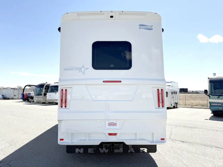 2026 Newmar Grand Star 3444 | Photo 19 of 28