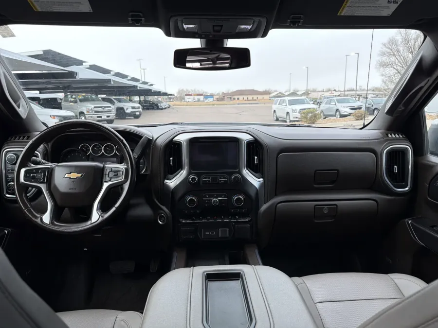 2021 Chevrolet Silverado 1500 LTZ | Photo 10 of 19