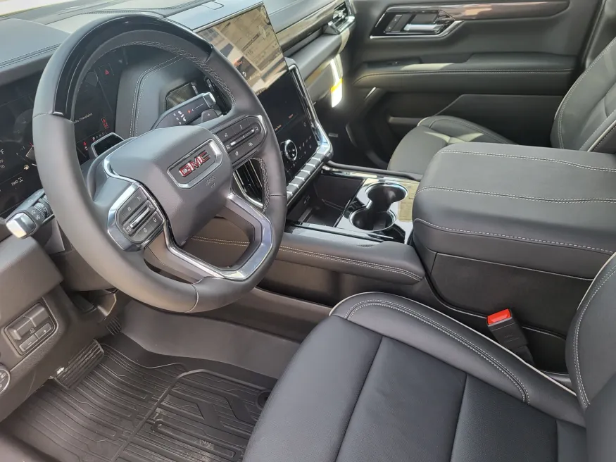 2026 GMC Yukon XL Elevation | Photo 11 of 26