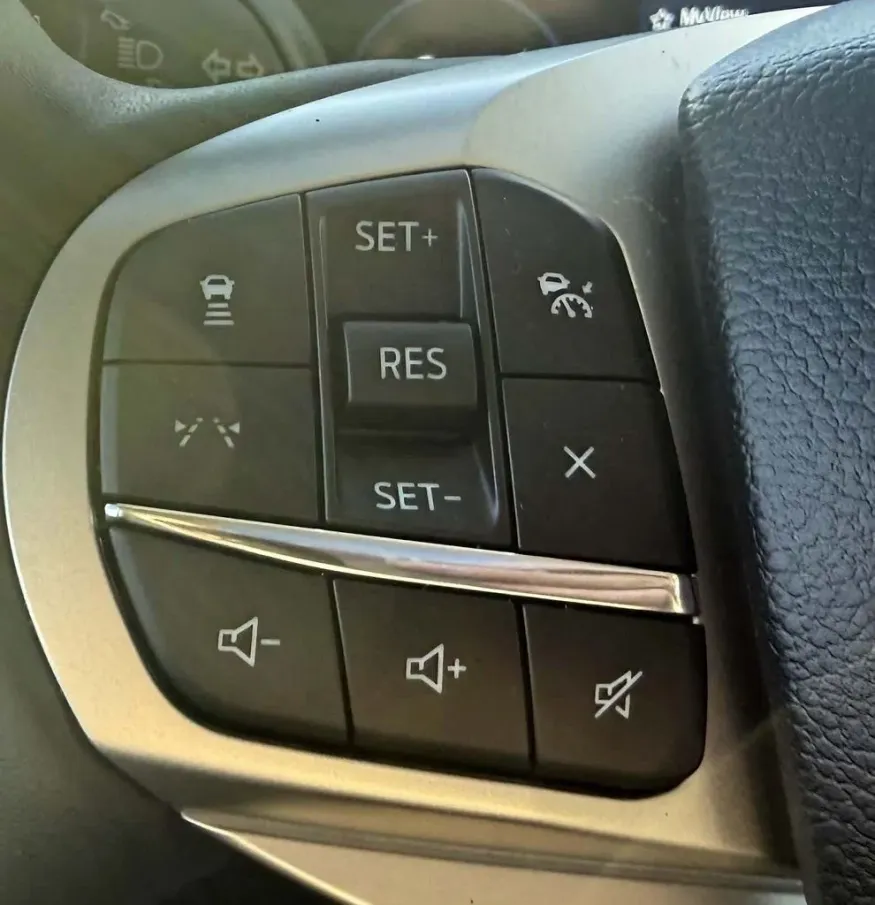 2026 Ford Explorer | Photo 16 of 27