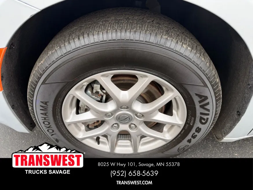 2024 Chrysler Voyager LX | Photo 8 of 23