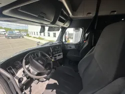 2020 Freightliner Cascadia | Thumbnail Photo 10 of 16