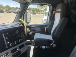 2022 Freightliner Cascadia 126 | Thumbnail Photo 10 of 24
