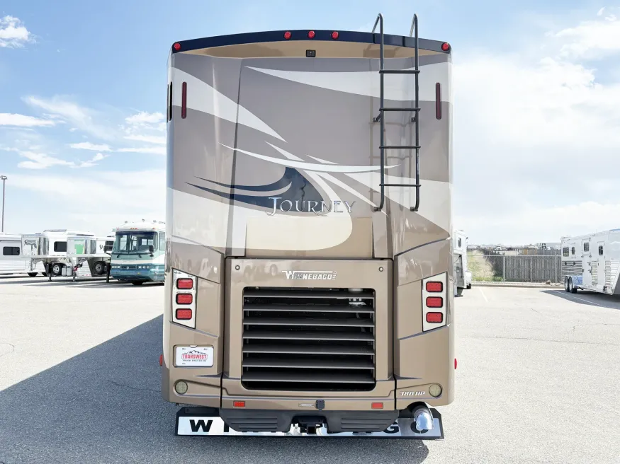 2016 Winnebago Journey 38P | Photo 20 of 30