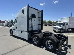 2022 Freightliner Cascadia 126 | Thumbnail Photo 7 of 24