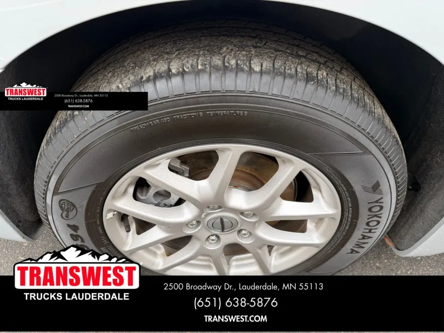 2024 Chrysler Voyager LX | Photo 17 of 23