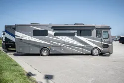2026 Tiffin Allegro Breeze 33BR | Thumbnail Photo 4 of 21
