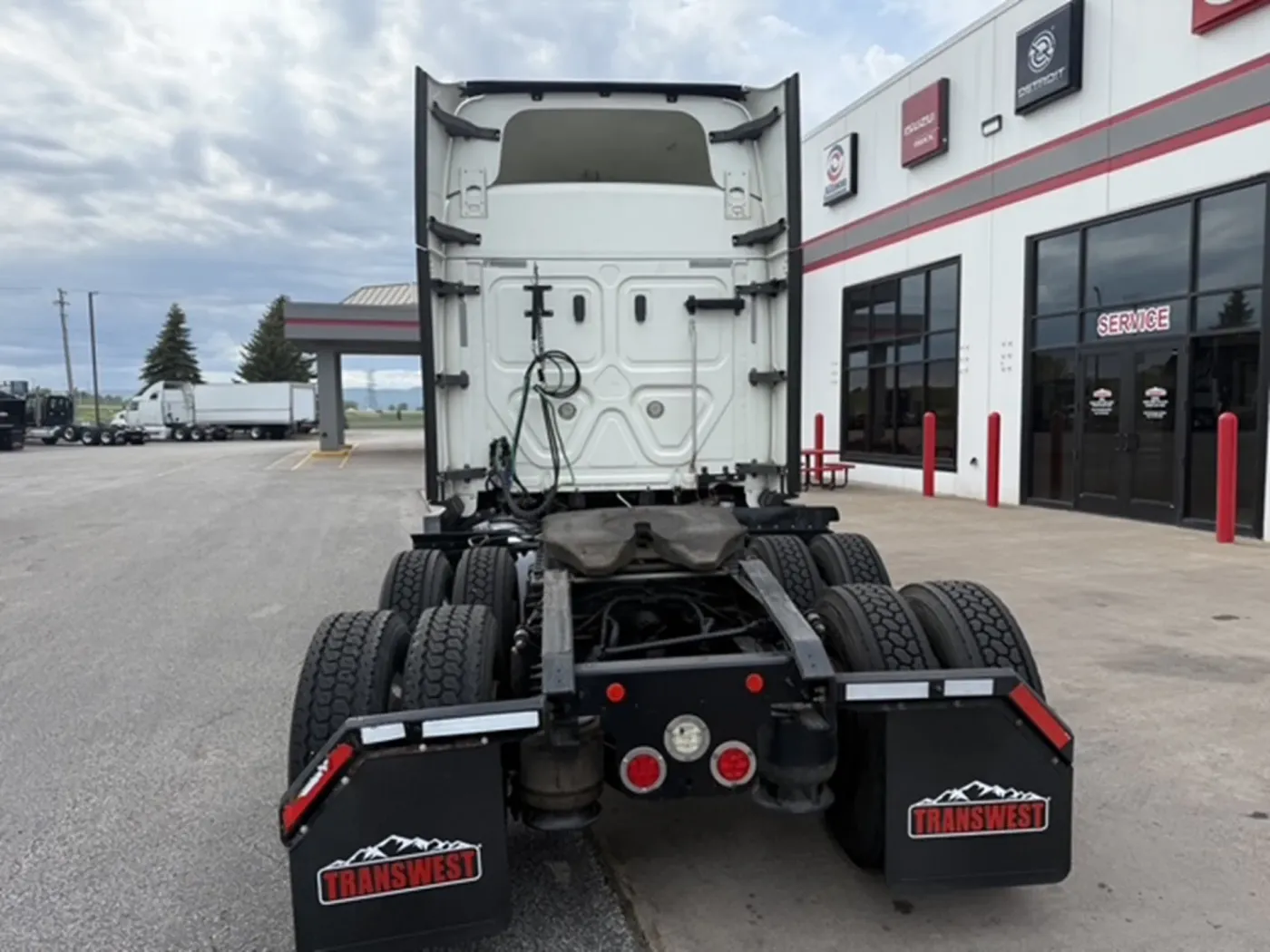 2019 Freightliner Cascadia | Photo 4 of 20