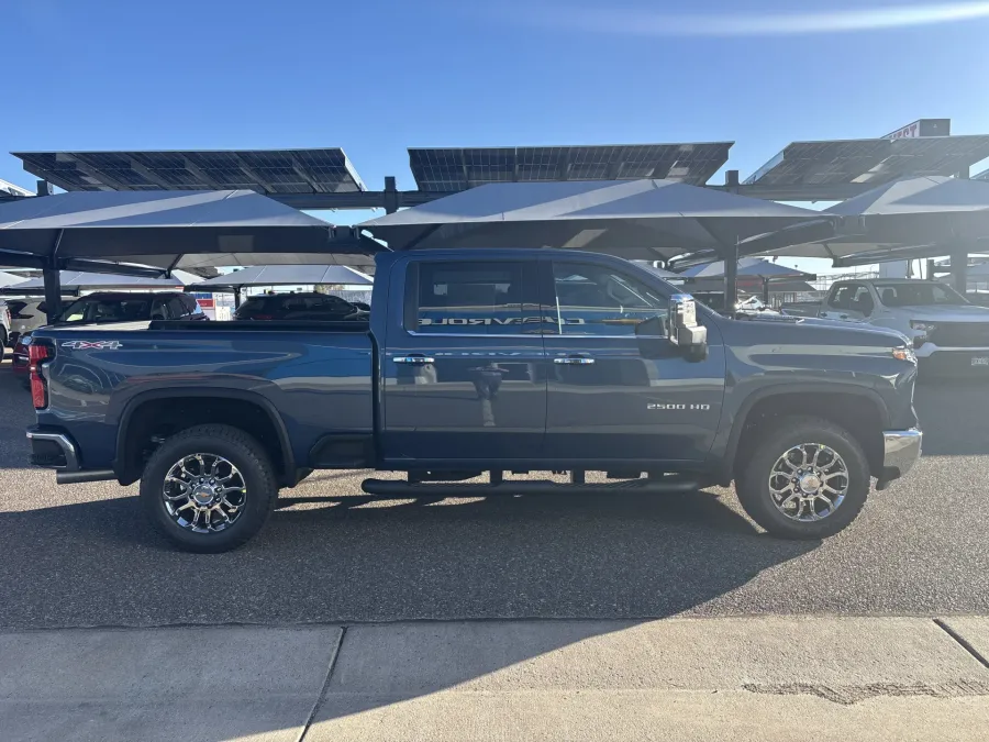 2026 Chevrolet Silverado 2500HD LTZ | Photo 6 of 19