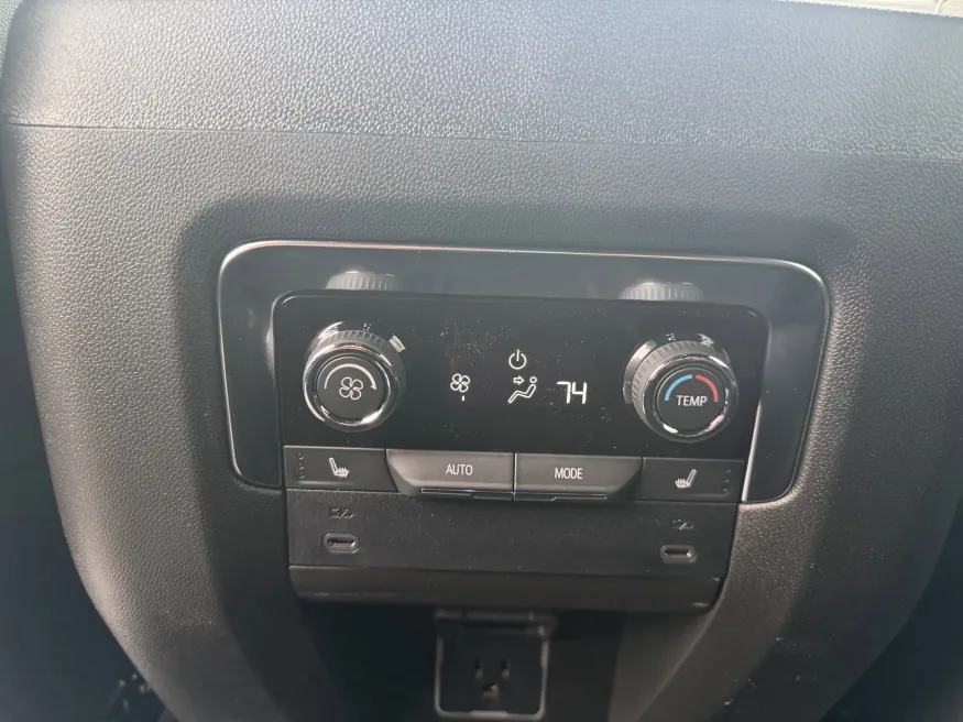 2026 Chevrolet Tahoe Premier | Photo 13 of 23