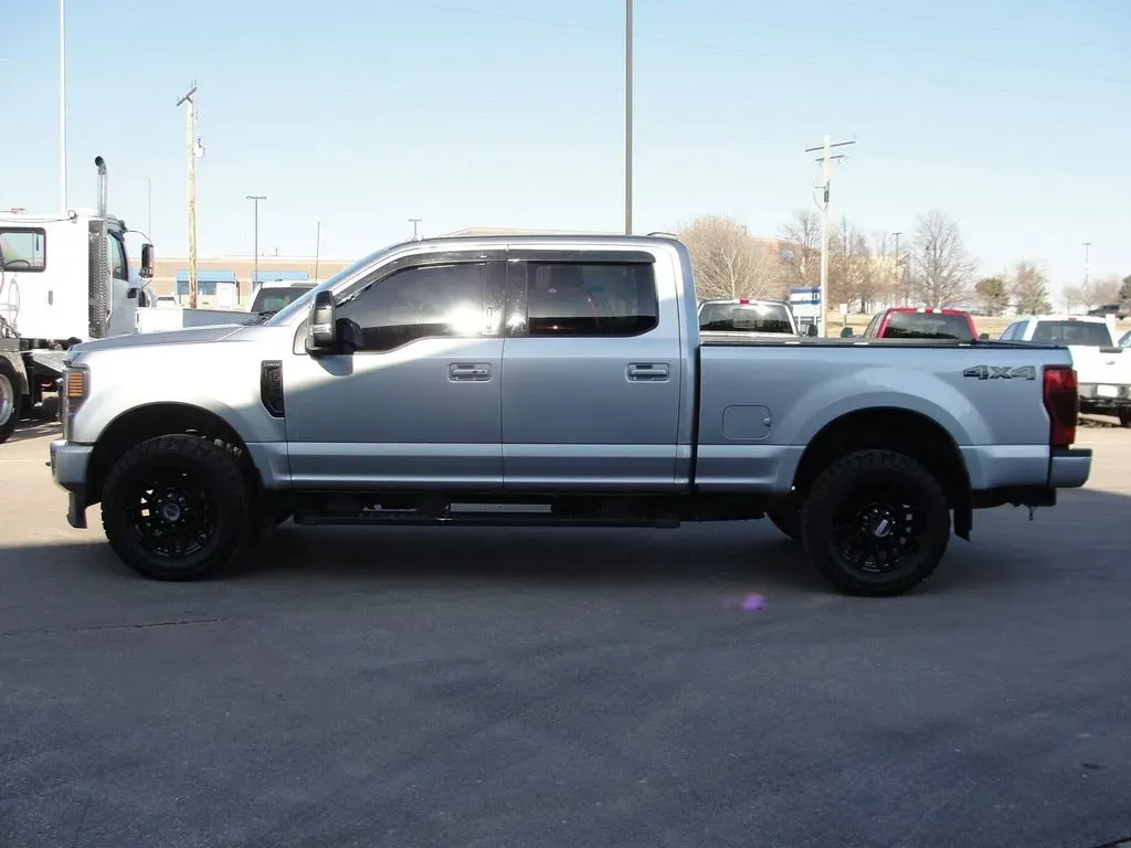 2022 Ford Super Duty F-350 Lariat 