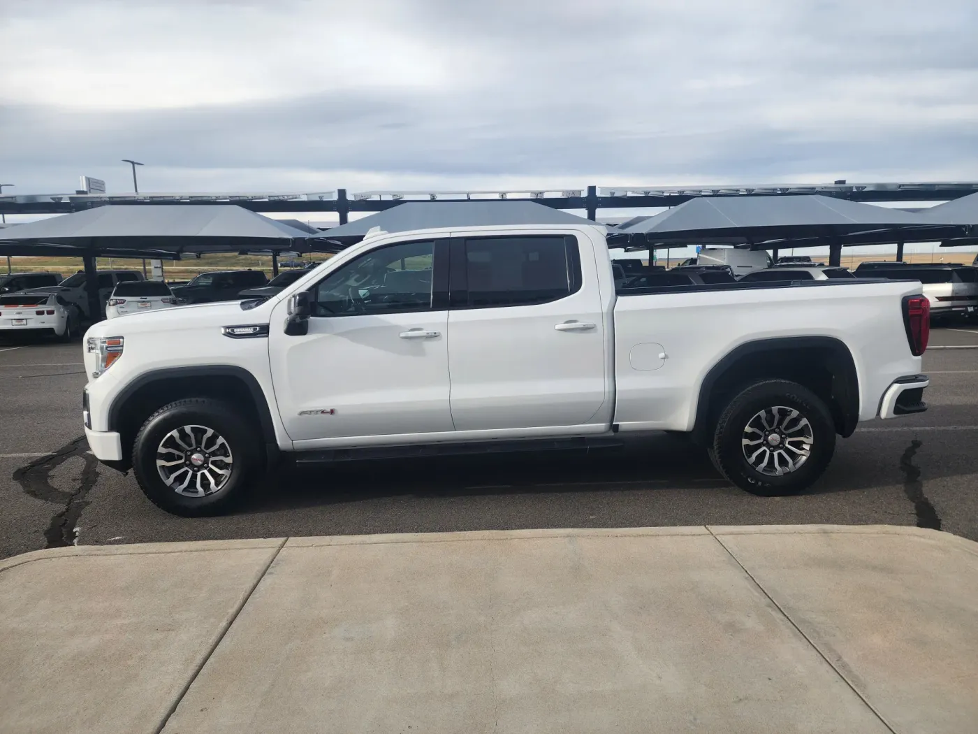 2020 GMC Sierra 1500 AT4 | Photo 4 of 28