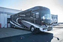 2022 Newmar London Aire 4579 | Thumbnail Photo 4 of 25