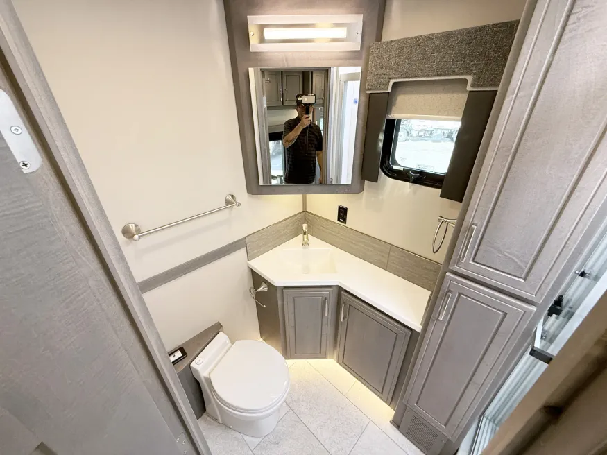 2026 Renegade Explorer 40EBH | Photo 13 of 31