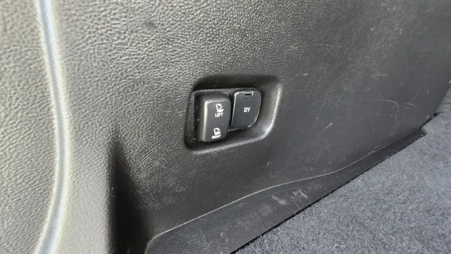 2023 Ford Edge | Photo 9 of 31