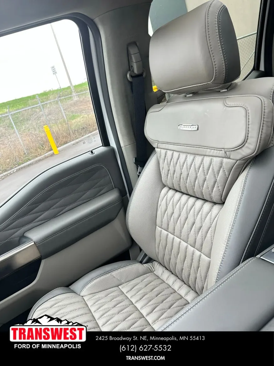 2026 Ford Super Duty F-350 Platinum | Photo 15 of 19