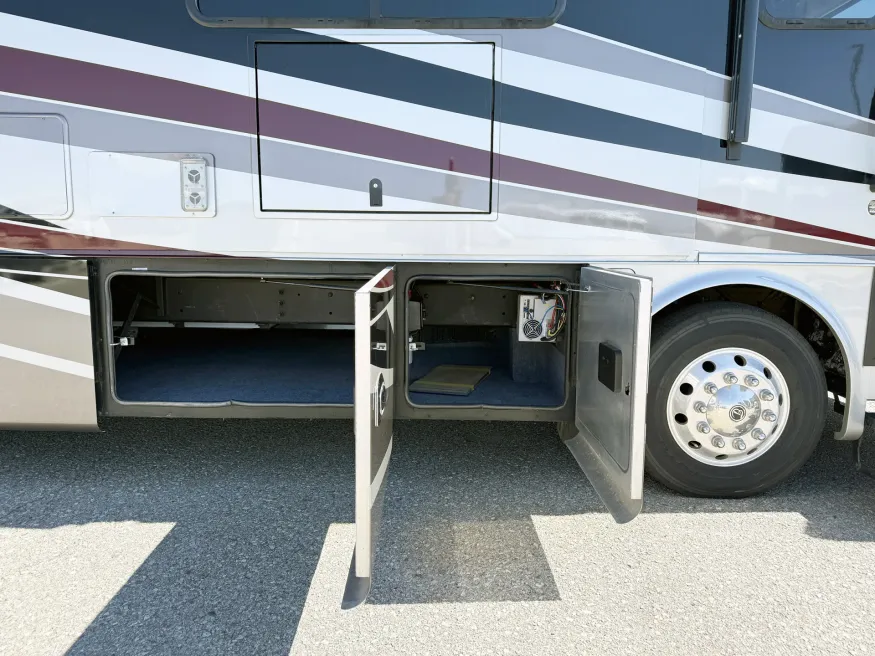 2017 Tiffin Allegro Breeze 32BR | Photo 21 of 27