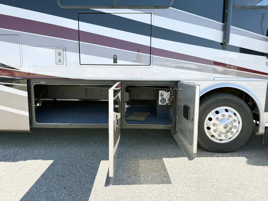 2017 Tiffin Allegro Breeze 32BR | Photo 21 of 27