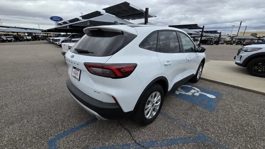 2026 Ford Escape | Photo 5 of 25