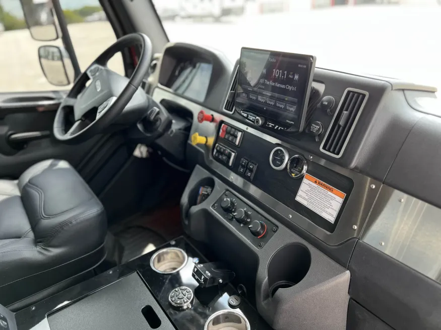 2024 Freightliner M2 106 Bolt | Photo 20 of 34