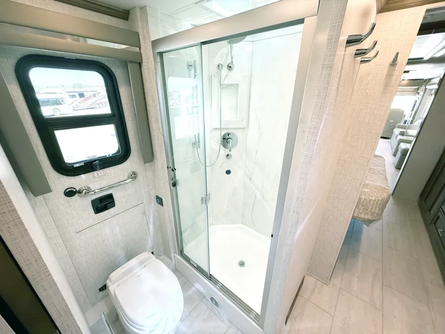 2027 Newmar Ventana 4345 | Photo 21 of 33