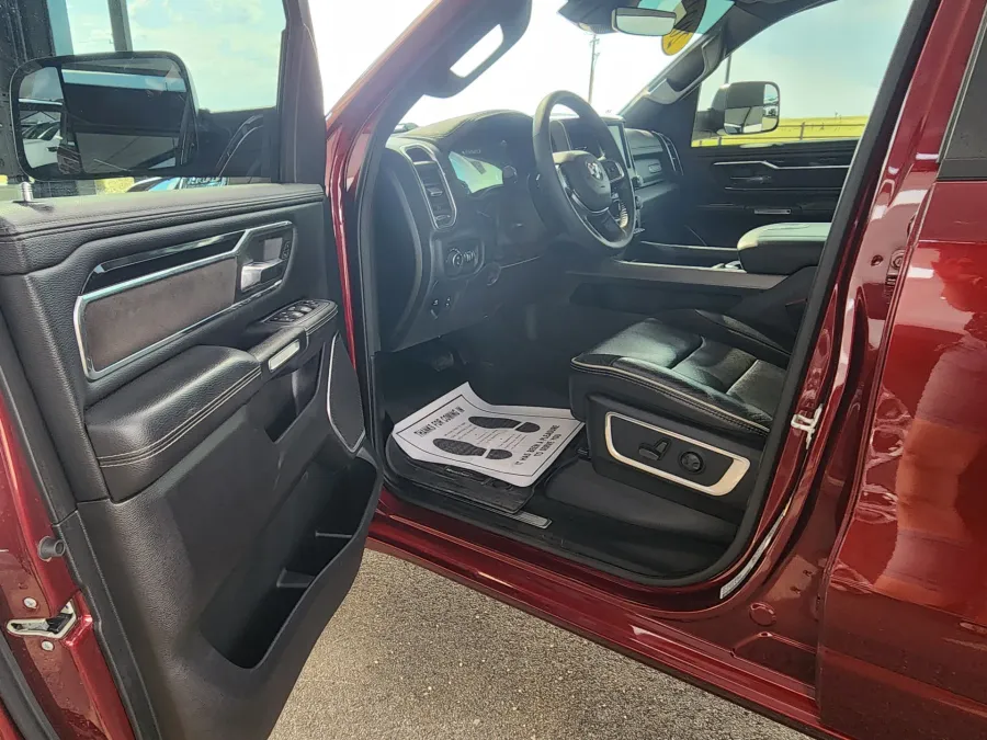 2022 RAM 1500 Laramie | Photo 19 of 32