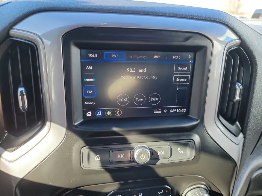 2021 Chevrolet Silverado 1500 Custom | Photo 12 of 16