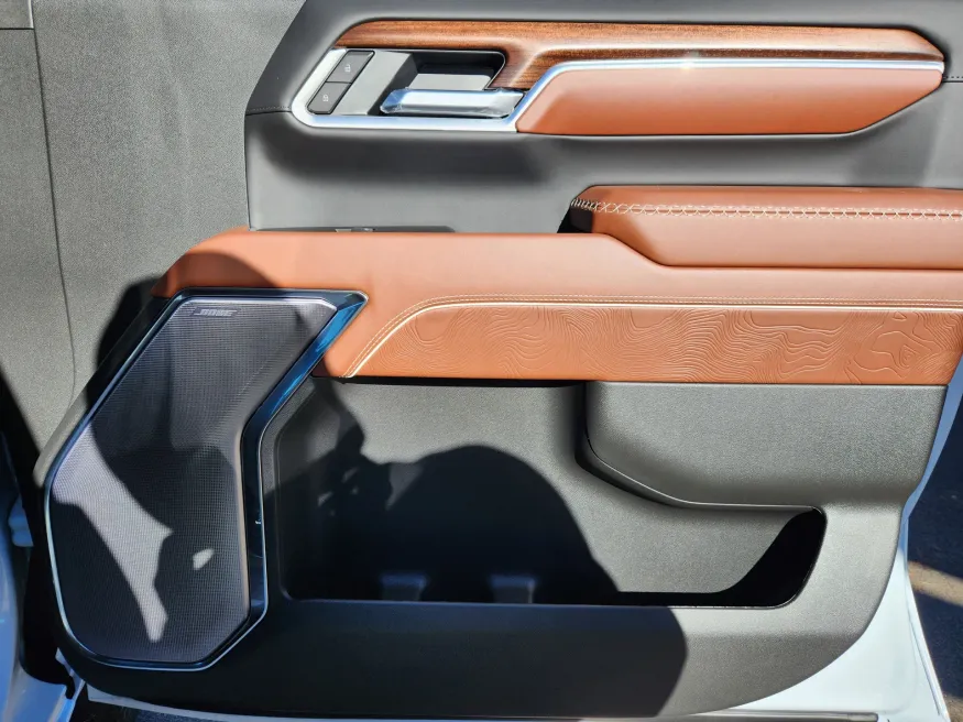 2026 GMC Sierra 3500HD Denali Ultimate | Photo 16 of 28