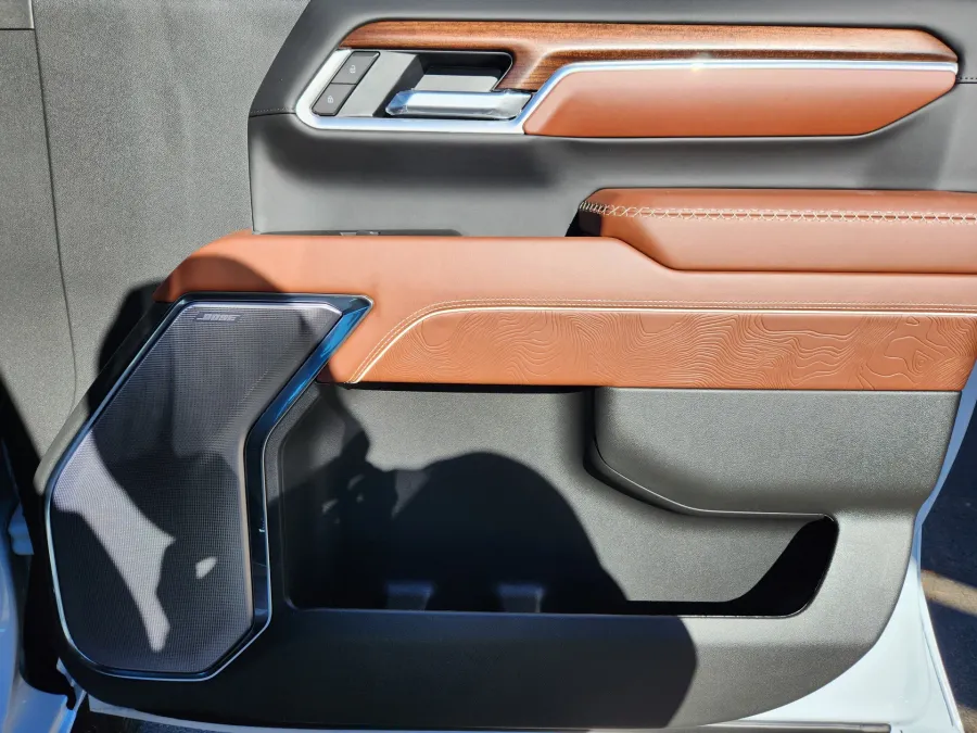 2026 GMC Sierra 3500HD Denali Ultimate | Photo 16 of 28