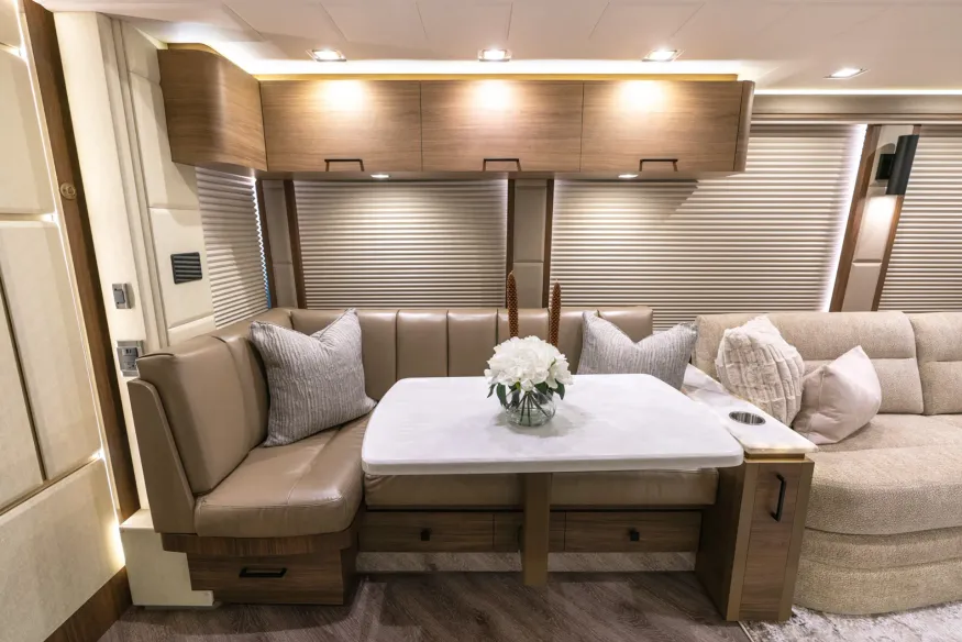 2026 Emerald Luxury Coaches Prevost H3-45 Triple Slide | Photo 8 of 20