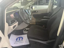 2023 Chrysler Voyager LX | Thumbnail Photo 15 of 20