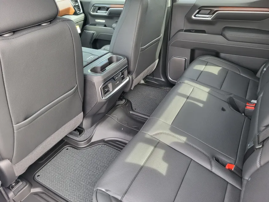 2026 GMC Sierra 1500 Denali | Photo 23 of 26