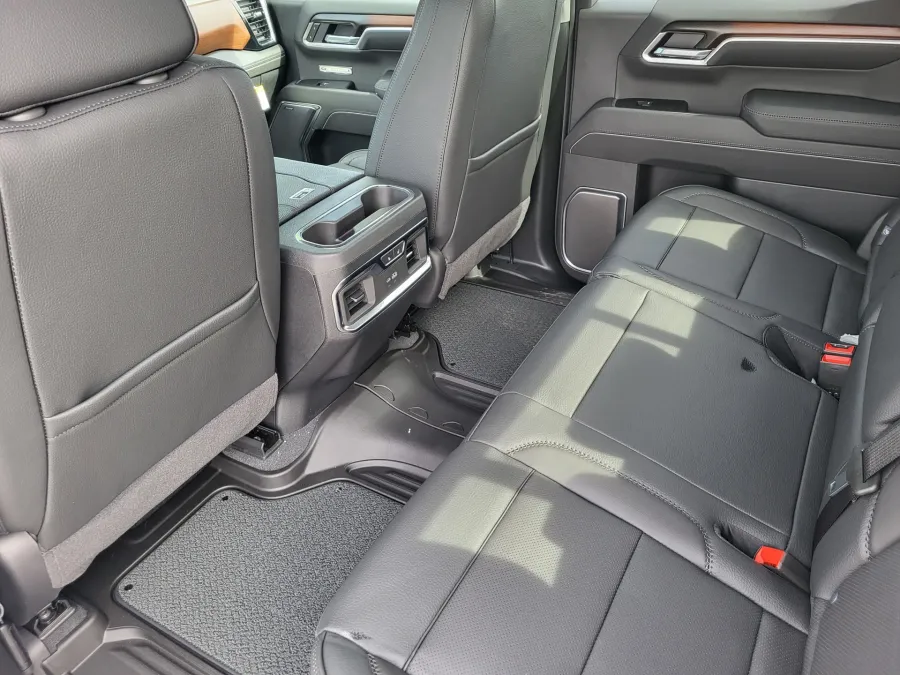 2026 GMC Sierra 1500 Denali | Photo 23 of 26