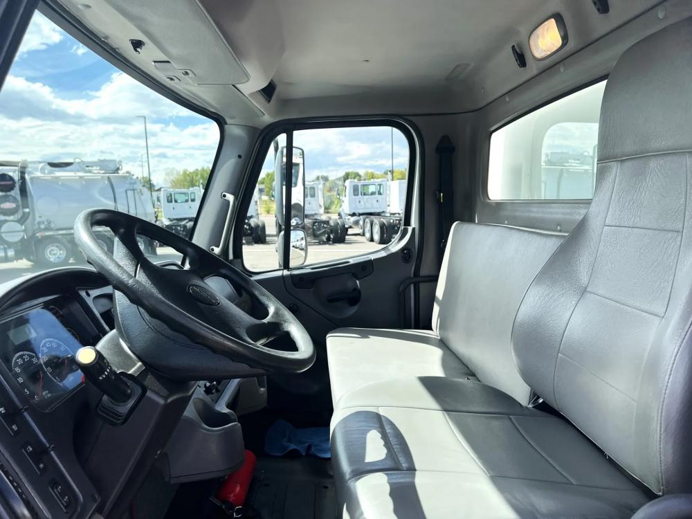 2018 Freightliner M2 106 | Photo 13 of 19