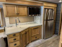 2023 Tiffin Allegro Red 33AA | Thumbnail Photo 17 of 25