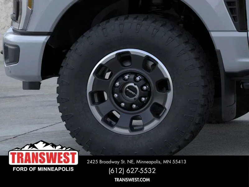 2026 Ford Super Duty F-250 Platinum | Photo 18 of 22