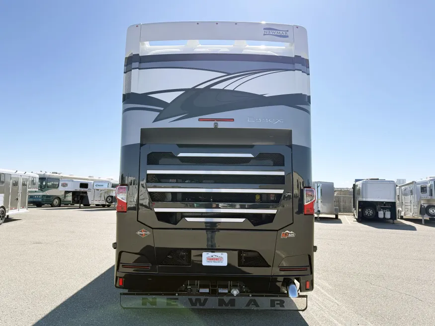 2026 Newmar Essex 4551 | Photo 22 of 33