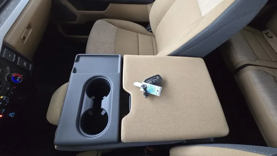 2026 Ford Super Duty F-350 | Photo 23 of 30