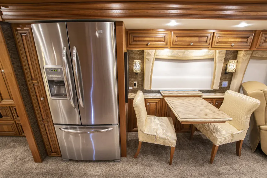 2015 Newmar Dutch Star 4018 | Photo 16 of 32