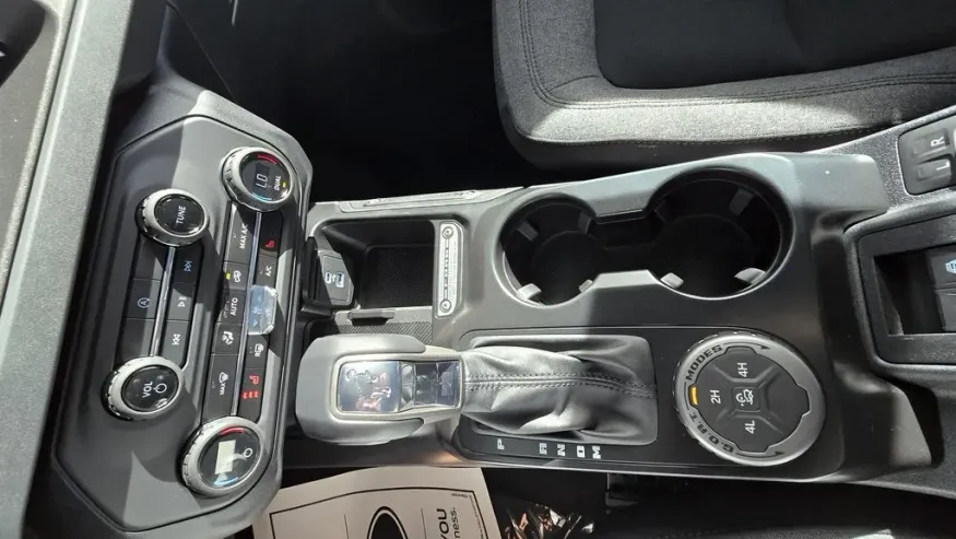 2025 Ford Bronco | Photo 20 of 28