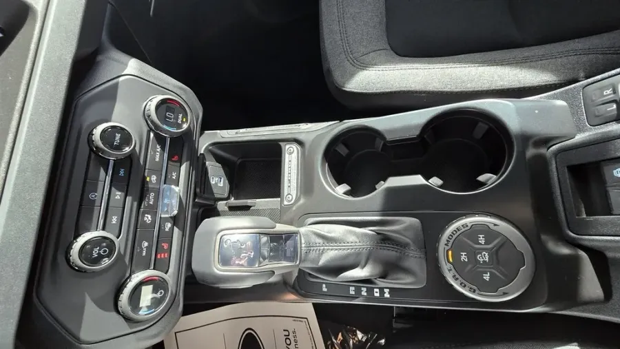 2025 Ford Bronco | Photo 20 of 28